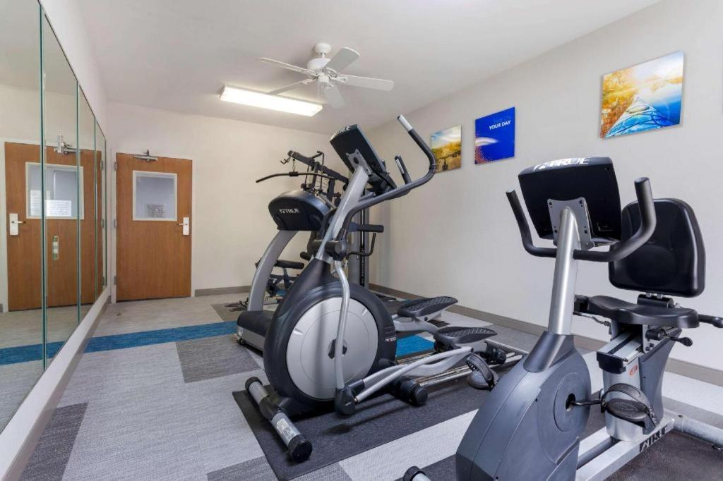 Comfort Inn & Suites Hot Springs Central Екстериор снимка