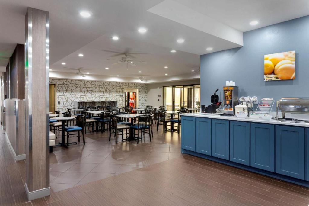 Comfort Inn & Suites Hot Springs Central Екстериор снимка